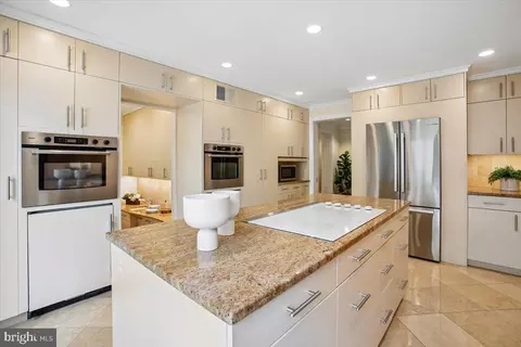 Kitchen - 700 Belgrove Rd, Mclean, VA 22101 photo 4 of 9