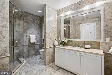 Bath - 700 Belgrove Rd, Mclean, VA 22101 photo 2 of 9