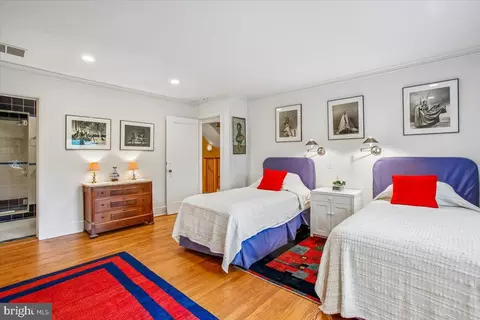 Bedroom - 700 Belgrove Rd, Mclean, VA 22101 photo 6 of 9