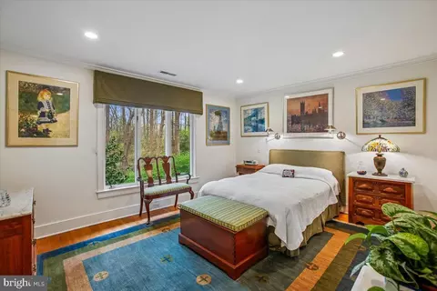 Bedroom - 700 Belgrove Rd, Mclean, VA 22101 photo 7 of 9