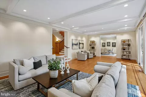 Living - 700 Belgrove Rd, Mclean, VA 22101 photo 6 of 6