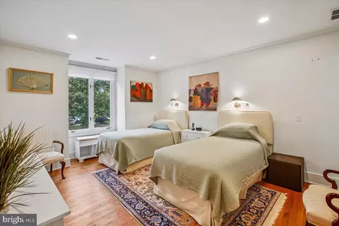 Bedroom - 700 Belgrove Rd, Mclean, VA 22101 photo 8 of 9