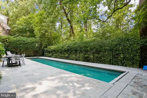 Exterior - 700 Belgrove Rd, Mclean, VA 22101 photo 8 of 9