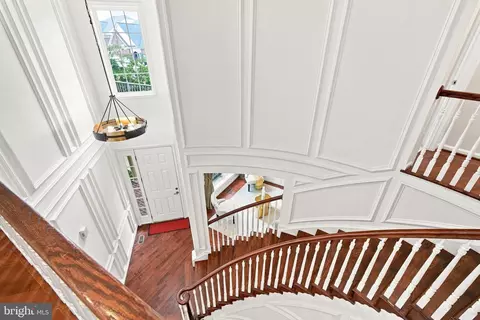 Entry Way - 8181 Usher Dr, Lorton, VA 22079 photo 8 of 10