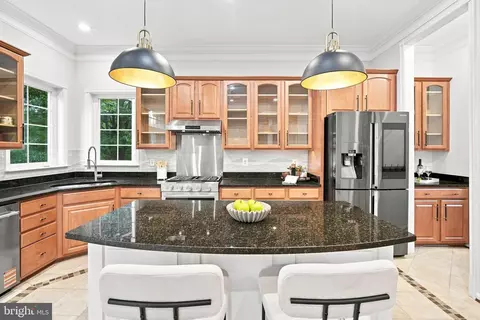 Kitchen - 8181 Usher Dr, Lorton, VA 22079 photo 3 of 8