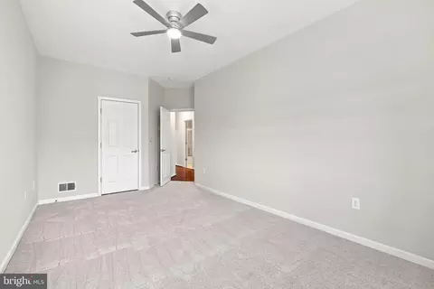 Bedroom - 8181 Usher Dr, Lorton, VA 22079 photo 9 of 10
