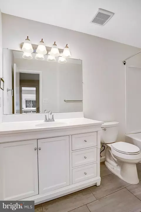 Bath - 1944 Winterport Cluster Cluster, Reston, VA 20191 photo 6 of 6