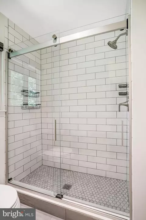 Bath - 1944 Winterport Cluster Cluster, Reston, VA 20191 photo 4 of 6