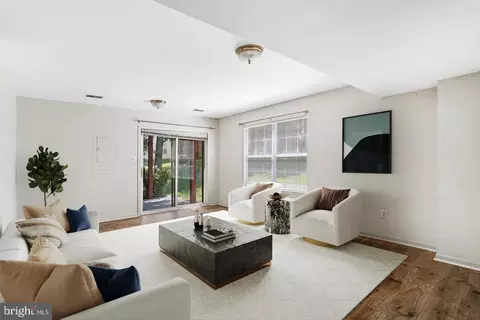 Living - 8408 Jovin Cir, Springfield, VA 22153 photo 3 of 5