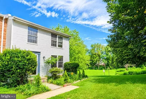 2100 Glenn Spring Ct, Falls Church, VA 22043