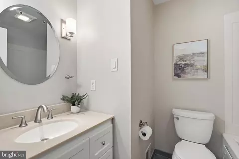 Bath - 7821 Penley Pl, Springfield, VA 22151 photo 2 of 2