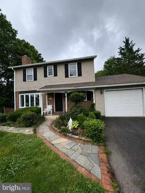 2706 Popkins Ln, Alexandria, VA 22306