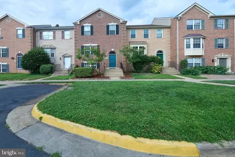 5473 Middlebourne Ln, Centreville, VA 20120