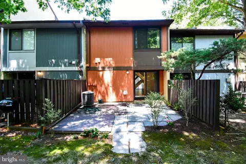 Exterior - 2231 Cartwright Pl, Reston, VA 20191 photo 3 of 8