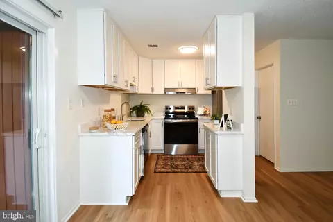Kitchen - 2231 Cartwright Pl, Reston, VA 20191 photo 3 of 5