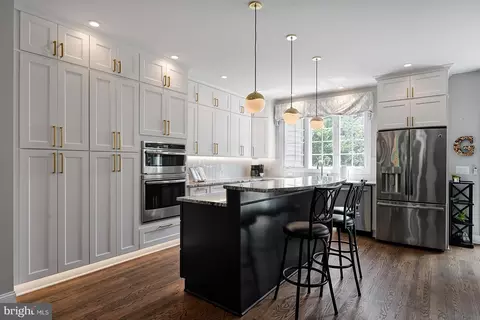 5424 Edsall Ridge Pl, Alexandria, VA 22312