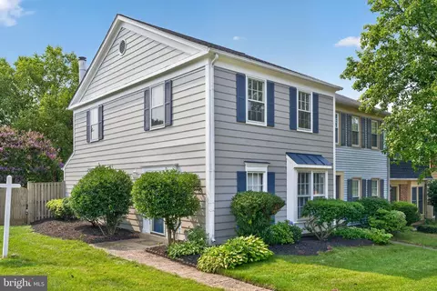 7501 Blanford Ct, Alexandria, VA 22315