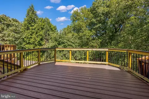 5703 Gladden, Alexandria, VA 22303