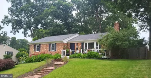 5008 Larno Dr, Alexandria, VA 22310
