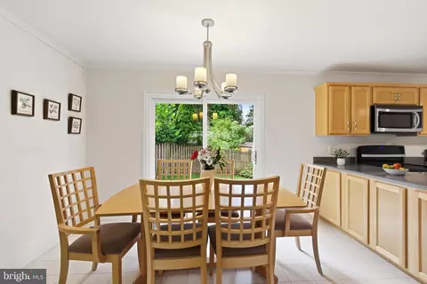 Dining - 9385 Saddlemount Ct, Springfield, VA 22153 photo 5 of 6