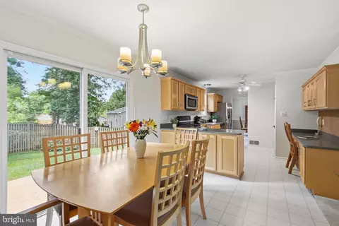 Dining - 9385 Saddlemount Ct, Springfield, VA 22153 photo 6 of 6