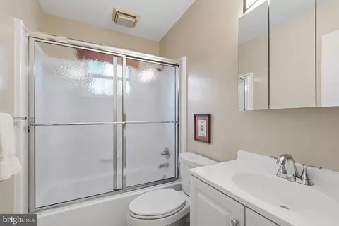 Bath - 9385 Saddlemount Ct, Springfield, VA 22153 photo 1 of 2