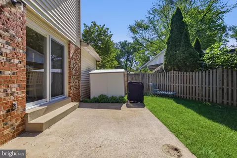 Exterior - 9385 Saddlemount Ct, Springfield, VA 22153 photo 6 of 9