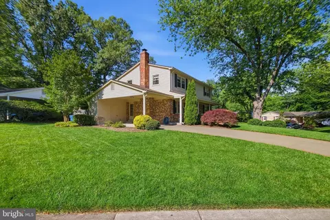 Exterior - 9385 Saddlemount Ct, Springfield, VA 22153 photo 2 of 9