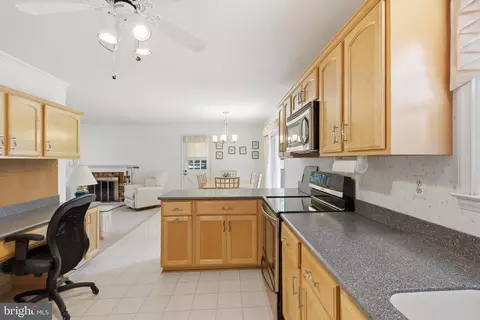 Kitchen - 9385 Saddlemount Ct, Springfield, VA 22153 photo 3 of 3