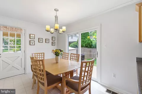 Dining - 9385 Saddlemount Ct, Springfield, VA 22153 photo 4 of 6