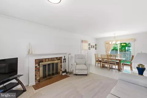 Living - 9385 Saddlemount Ct, Springfield, VA 22153 photo 6 of 6