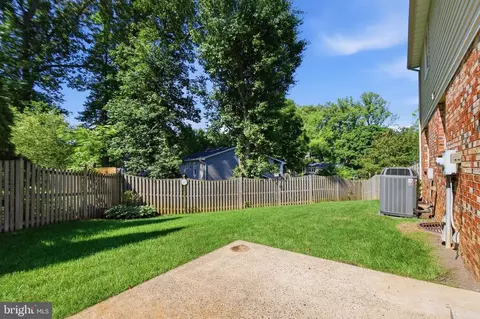 Exterior - 9385 Saddlemount Ct, Springfield, VA 22153 photo 5 of 9