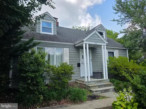3120 Greenway Blvd, Falls Church, VA 22042