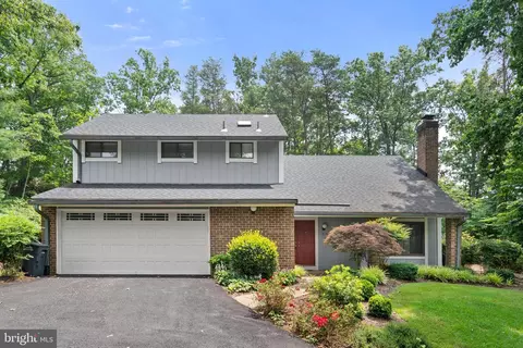 5231 Chowan Ave, Alexandria, VA 22312