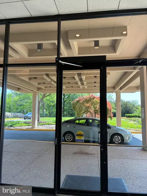 Exterior - 1800 Old Meadow Rd #101, Mclean, VA 22102 photo 2 of 19