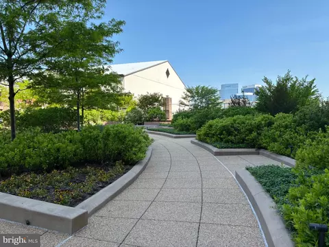 Exterior - 1800 Old Meadow Rd #101, Mclean, VA 22102 photo 6 of 19