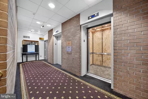 Entry Way - 1800 Old Meadow Rd #101, Mclean, VA 22102 photo 11 of 12