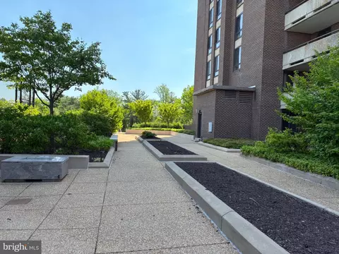Exterior - 1800 Old Meadow Rd #101, Mclean, VA 22102 photo 3 of 19
