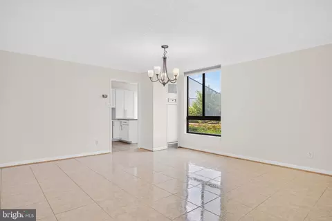 Living - 1800 Old Meadow Rd #101, Mclean, VA 22102 photo 7 of 8