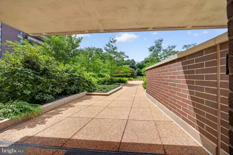 Exterior - 1800 Old Meadow Rd #101, Mclean, VA 22102 photo 16 of 19