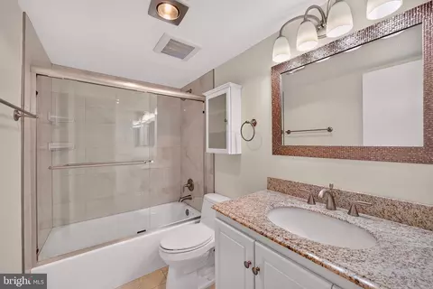 Bath - 1800 Old Meadow Rd #101, Mclean, VA 22102 photo 3 of 4