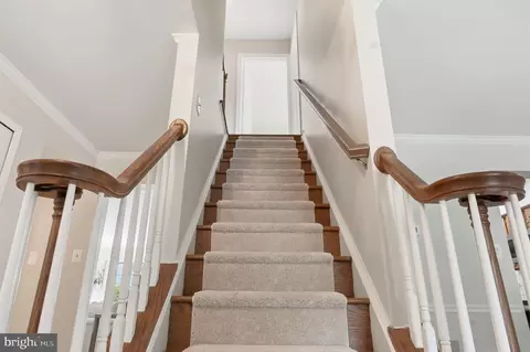 Entry Way - 7362 Silver Pine Dr, Springfield, VA 22153 photo 2 of 6