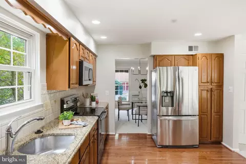 Kitchen - 7362 Silver Pine Dr, Springfield, VA 22153 photo 3 of 5