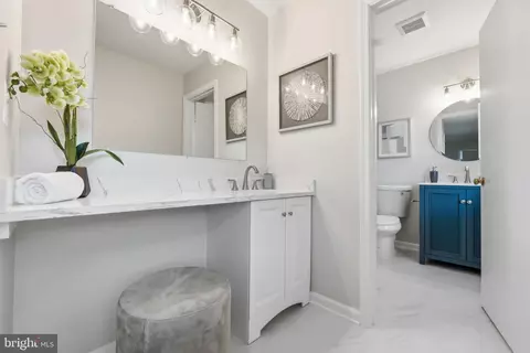 Bath - 7362 Silver Pine Dr, Springfield, VA 22153 photo 2 of 5