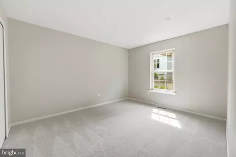Bedroom - 7362 Silver Pine Dr, Springfield, VA 22153 photo 5 of 9