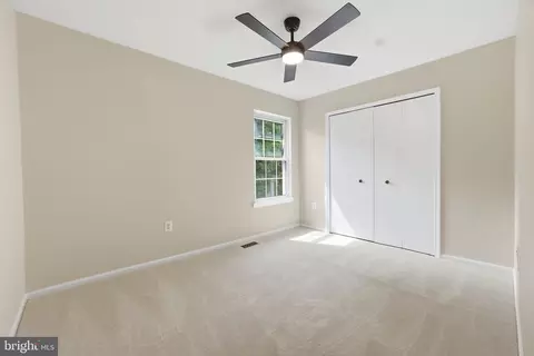 Bedroom - 7362 Silver Pine Dr, Springfield, VA 22153 photo 3 of 9