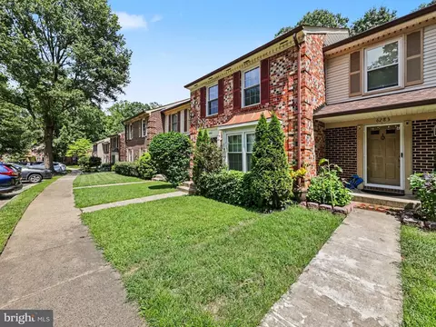 Exterior - 6281 Rathlin Dr, Springfield, VA 22152 photo 2 of 6
