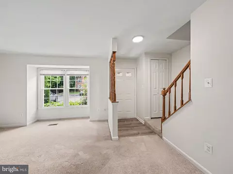 Entry Way - 6281 Rathlin Dr, Springfield, VA 22152 photo 1 of 2
