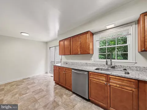 Kitchen - 6281 Rathlin Dr, Springfield, VA 22152 photo 1 of 4