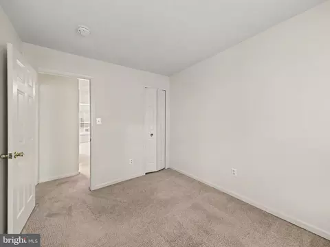 Bedroom - 6281 Rathlin Dr, Springfield, VA 22152 photo 4 of 6